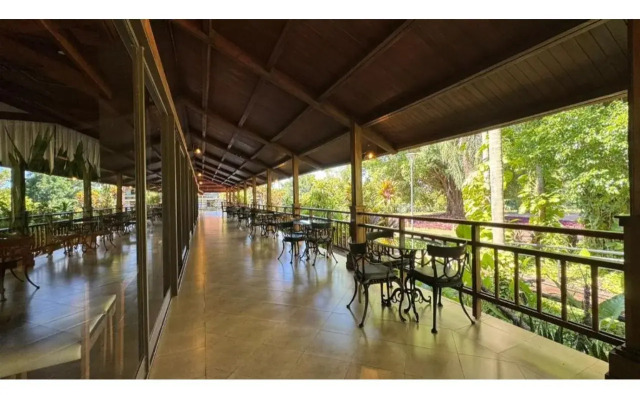 Raices Esturion Hotel