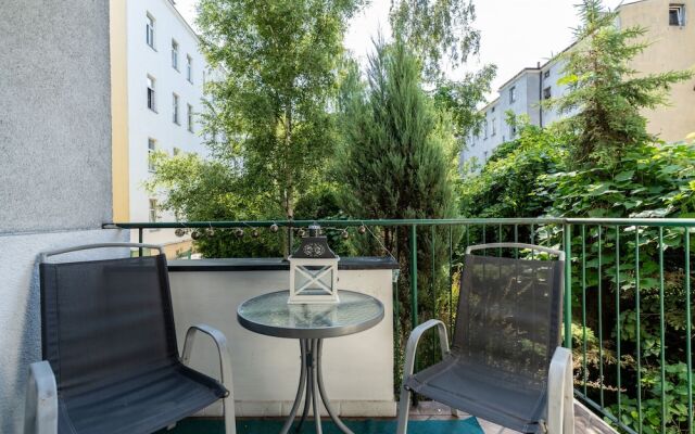 Poznan Apartment Near Old Zoo by Renters