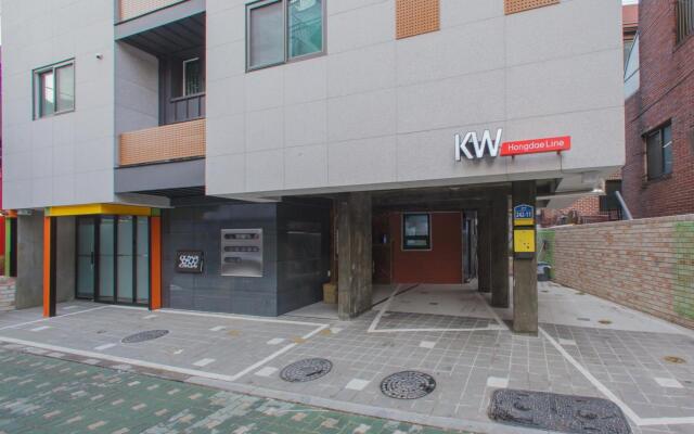 KW Hongdae Line Hostel