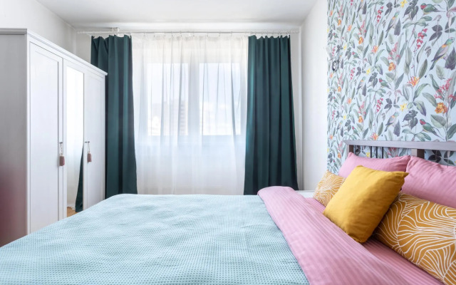 Апартаменты на проспекте Космонавтов 61 к2