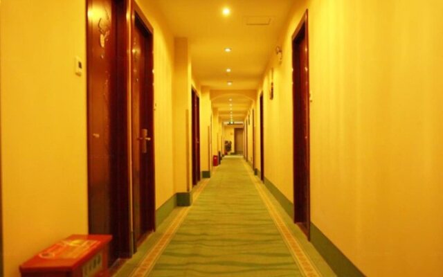GreenTree Inn Nanjing ZhonGYAnGMEn Railway Station Express Hotel