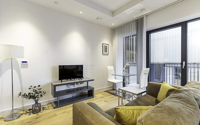 Chic Studio Living in London City Island