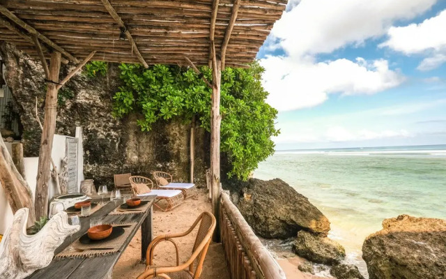 Uluwatu Surf Shack