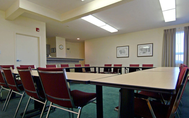 Lakeview Inns & Suites - Okotoks