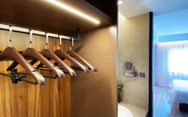 HomeinnsPlus Hotel（Shanghai Pudong International Airport East Station Branch)