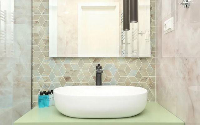 Stay inn on Amiryan 26/4