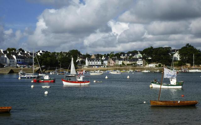 Semi-detached House in the Castle Park, Benodet