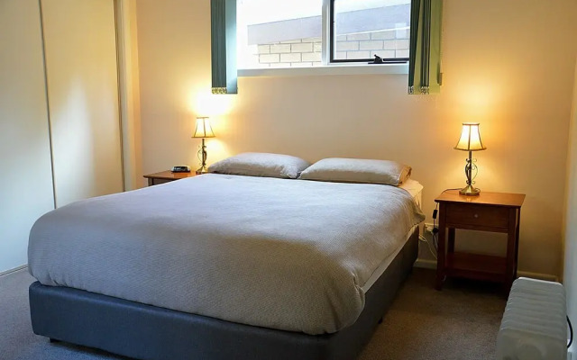 Orana Flat 1- Bright VIC