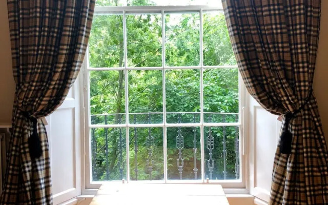 4 Bed Apartment, Sleeps 8-10