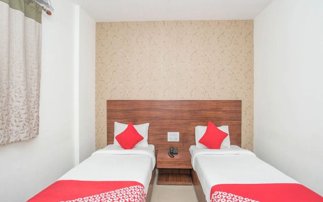 OYO 15865 Passport Inn