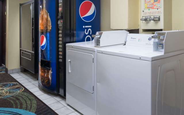 Super 8 by Wyndham Campbellsville KY