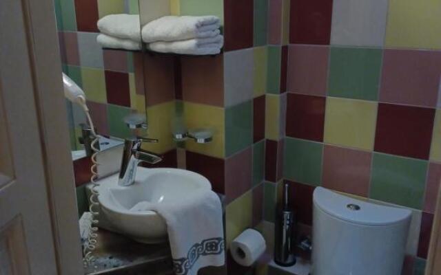 Room "frog" in a neoclasical house