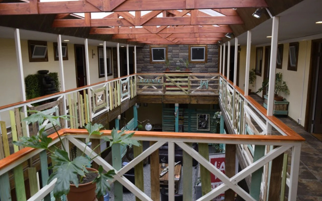 Hostal Akainik