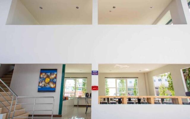 The Zell Budget Hotel Buriam