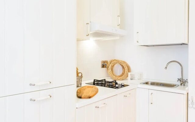 Pantheon Luxury Gold Apartment