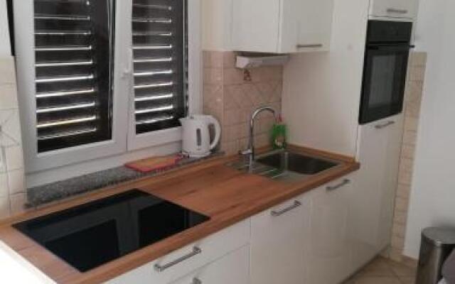 Lanterna Puntamika apt. near beach