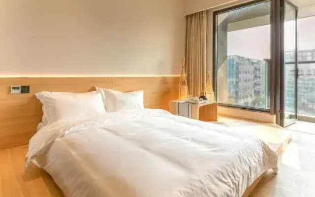 Chaoxiangju Designer Hotel (Shenzhen International Convention and Exhibition Center)