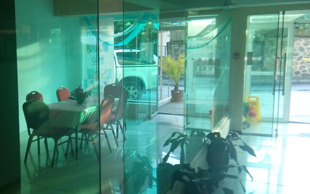 Hypertek Hotel
