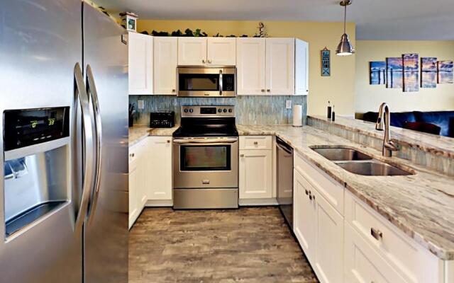 Put-in-Bay Waterfront Condo #107