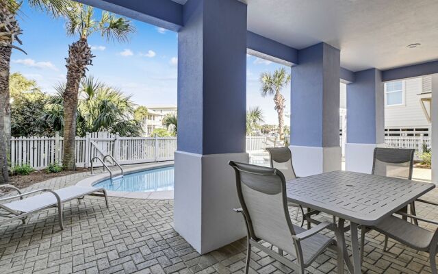 Paradise Pointe - Gorgeous 4 BR home with pool by RedAwning