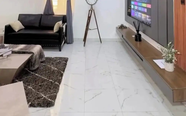 Calli's Court Apartment