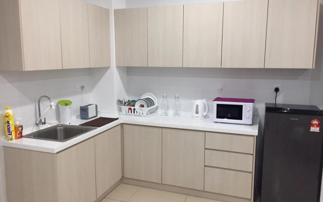 12pax Golden Shine Homestay @Midhills Genting