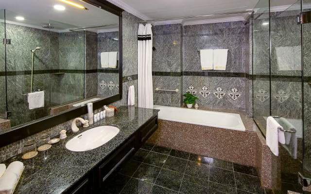 Muong Thanh Luxury Song Han Hotel