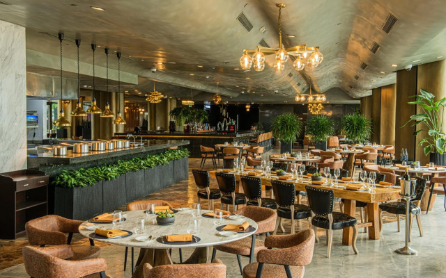 YOHO Hollywood Roosevelt Hotel