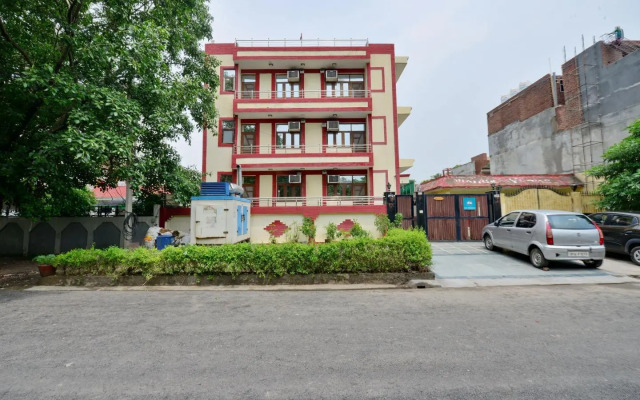 OYO 695 Hotel Silver Leaf