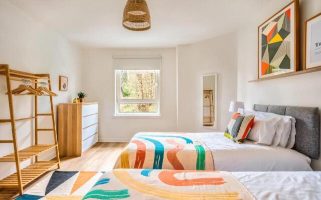 Leven Apartment West Bridgend Dumbarton near Loch Lomond