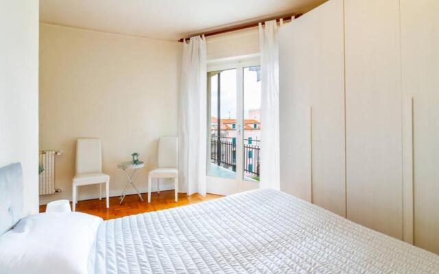 Home la Quiete. Two Bedrooms, 250m From the Beach