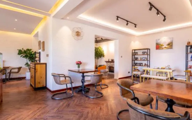 Dali Jinjia Dingrong Meiguiyuan Lake View Inn