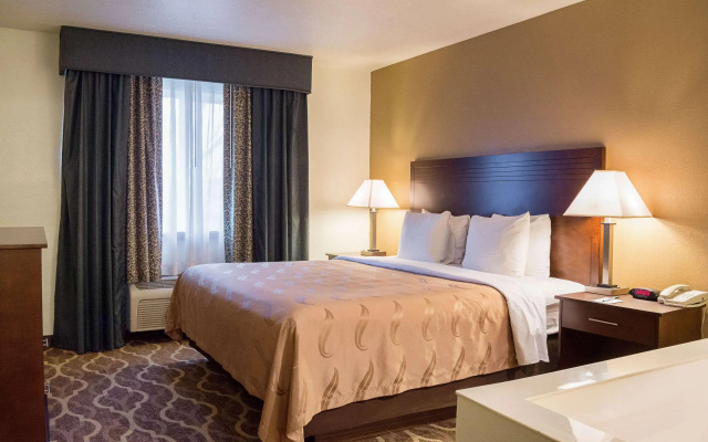 Quality Inn & Suites Vancouver North