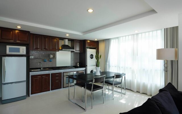 Silom Lofts Hotel