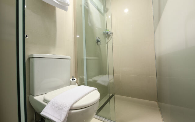 i5 Play Hotel