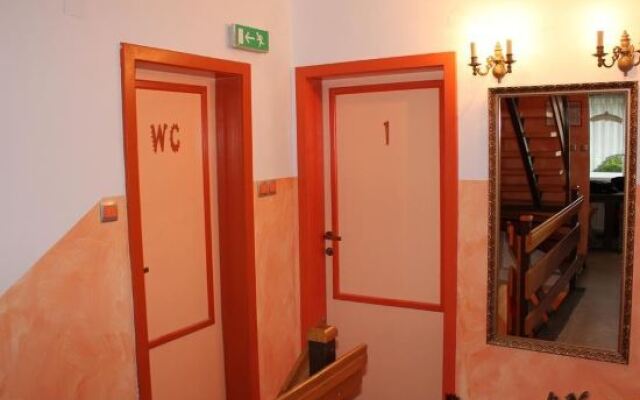 Rooms4Young