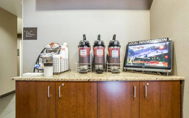 Comfort Suites Airport - University