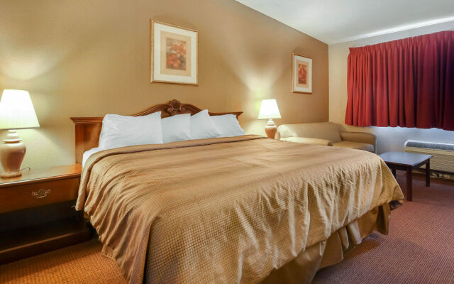 Quality Inn and Suites Beaver Dam