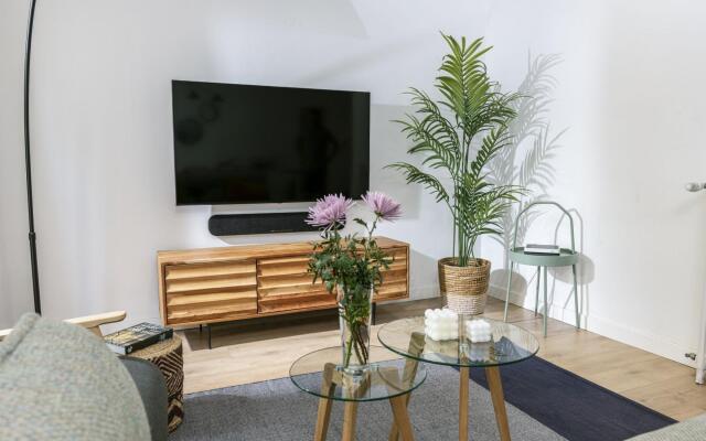 Modern & Chic 2BR/2BA apartment in trendy Chueca