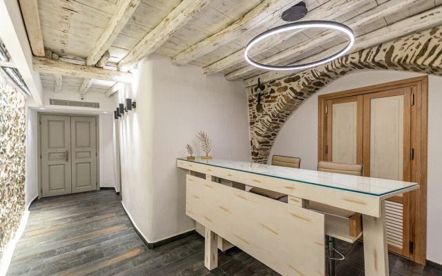 Mariet Naxos Elegant Suites