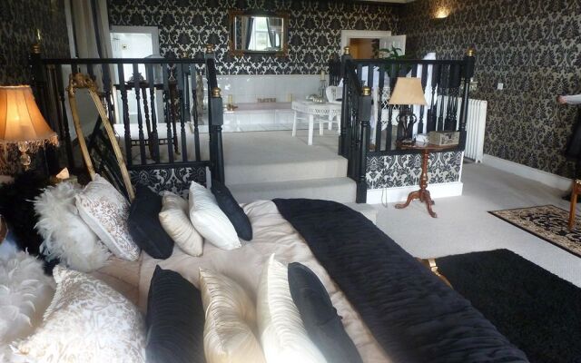 Shieldhill Castle Hotel