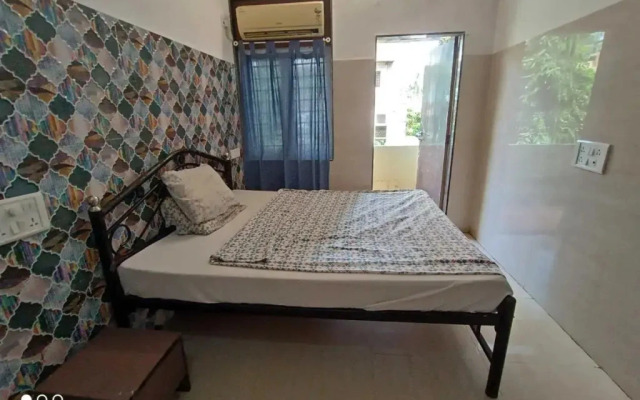 Oyo 700258 Raj Hotel