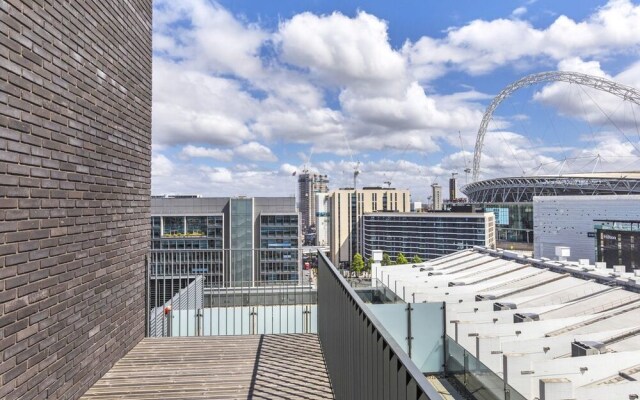 Lush Apartment - London Designer Outlet