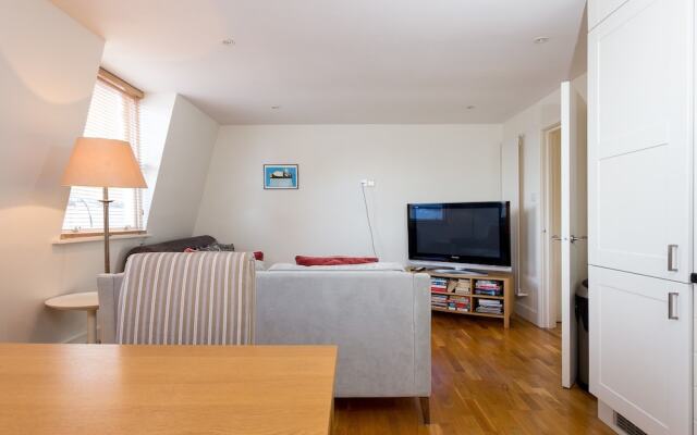 1 Bedroom Apartment in Maida Vale With Terrace