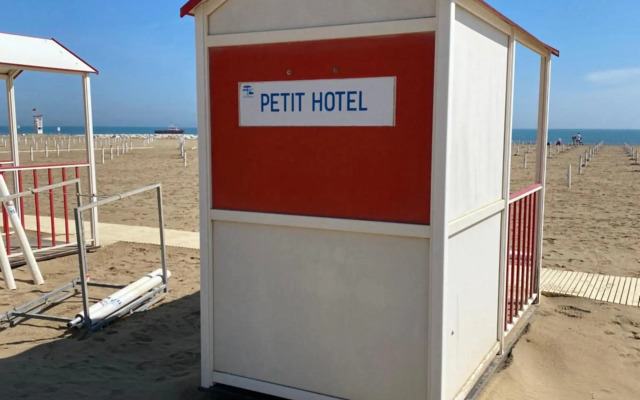 Petit Hotel