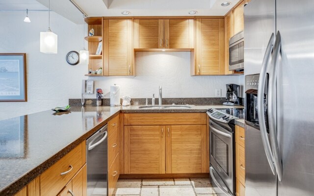 Papakea #f108 1 Bedroom Condo by RedAwning