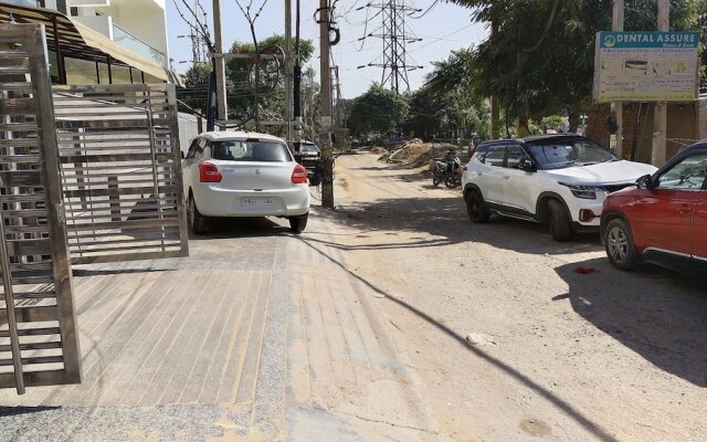 Saltstayz Express - Medicity (Near Medanta Hospital)