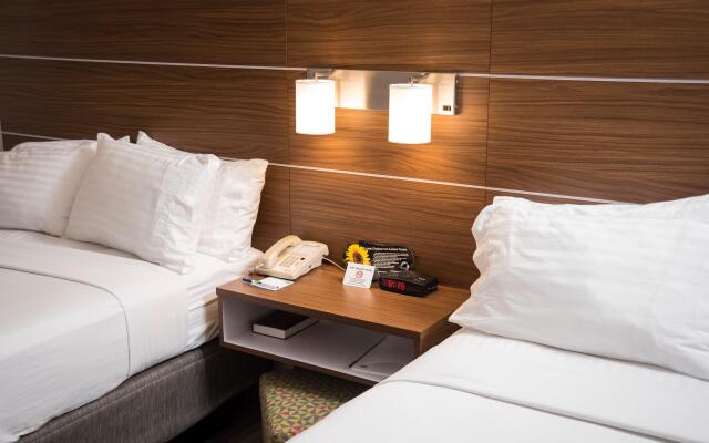 Holiday Inn Express Hotel & Suites Lexington-Downtown by IHG