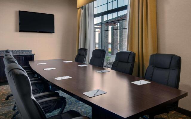 Hampton Inn and Suites Astoria