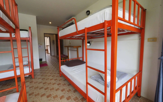 Fan Dee Hostel